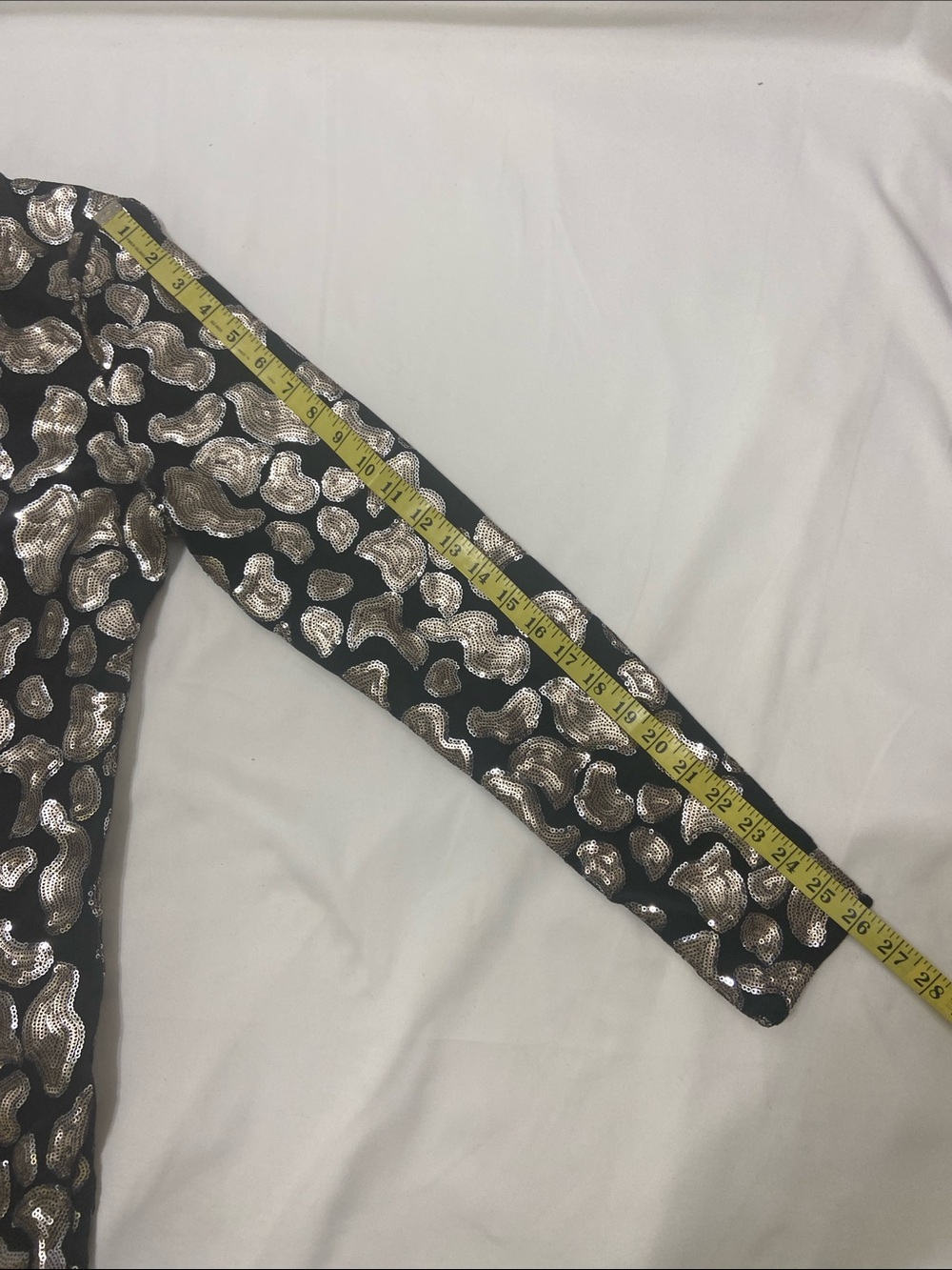 H&M Black velvet Long-Sleeve Shift Dress with Gold Sequin Animal Print. Size-L - Picture 10 of 13